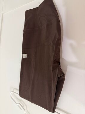 Vuori Brown AllTheFeels Leggings. Women’s Large